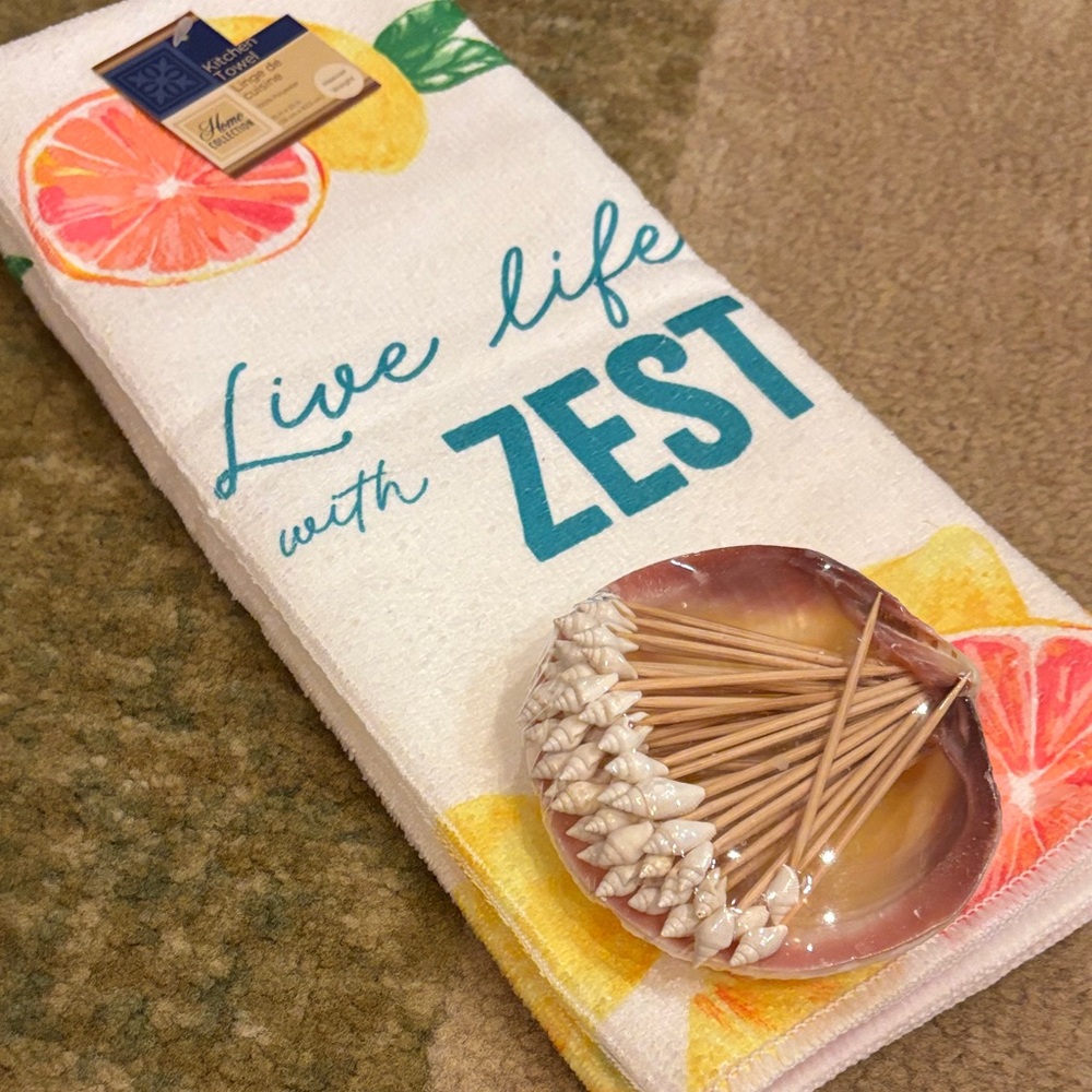 NWT Shell Tip Toothpicks in Shell & Citrus Towel